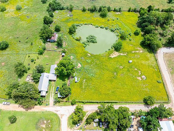 3rd image of 802 Smith Rd