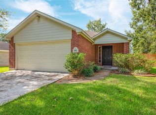 402 Topsail Way, Crosby, TX 77532