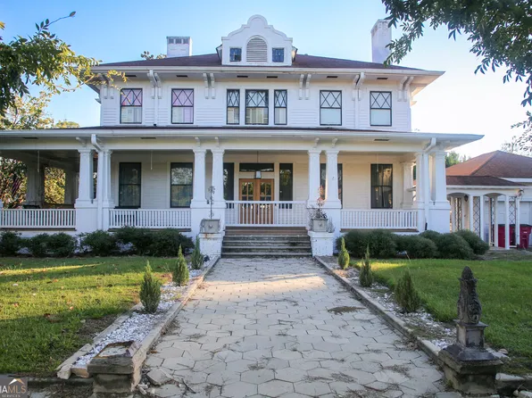 53 W Graham St, Mc Rae Helena, GA 31055