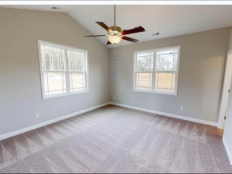 282 Parker Rd — Photo 7