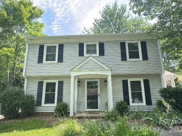 320 Sunnywood Ln, Charlotte, NC 28270
