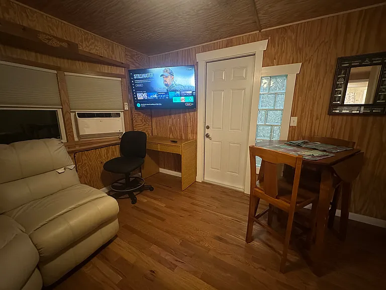 Office space under TV 
55" 2025 Vizio Smart TV w/ Aerial Antenna and some premium channels 
Internet included