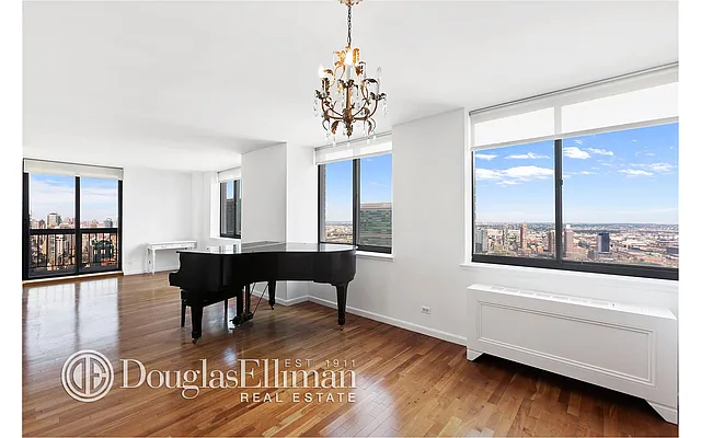 Rented by Douglas Elliman | media 33