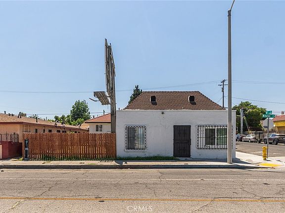 3rd image of 796 N Mount Vernon Ave