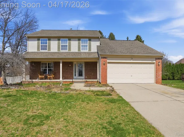 4201 Berryhill Ct, Waterford, MI 48329