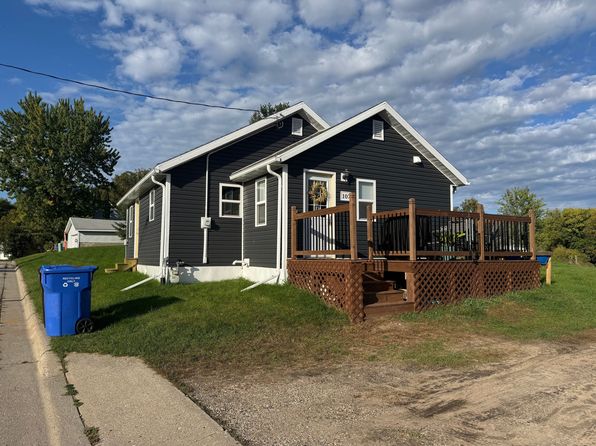 107 5th St SE