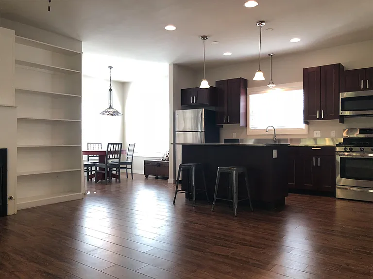 1656 W Neptune St — Photo 5