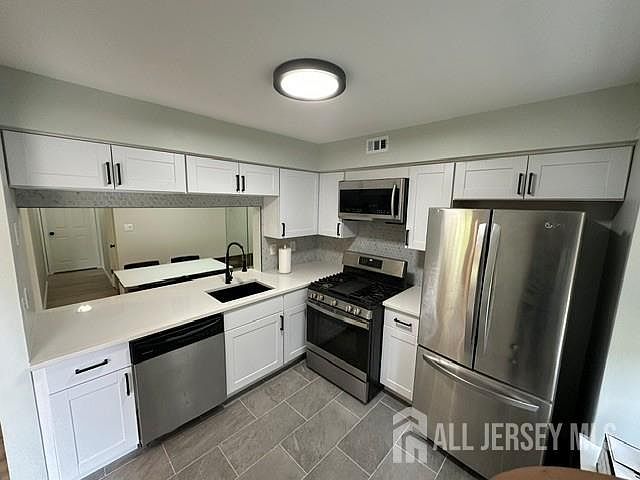 1st image of 1204 Commons Dr #4