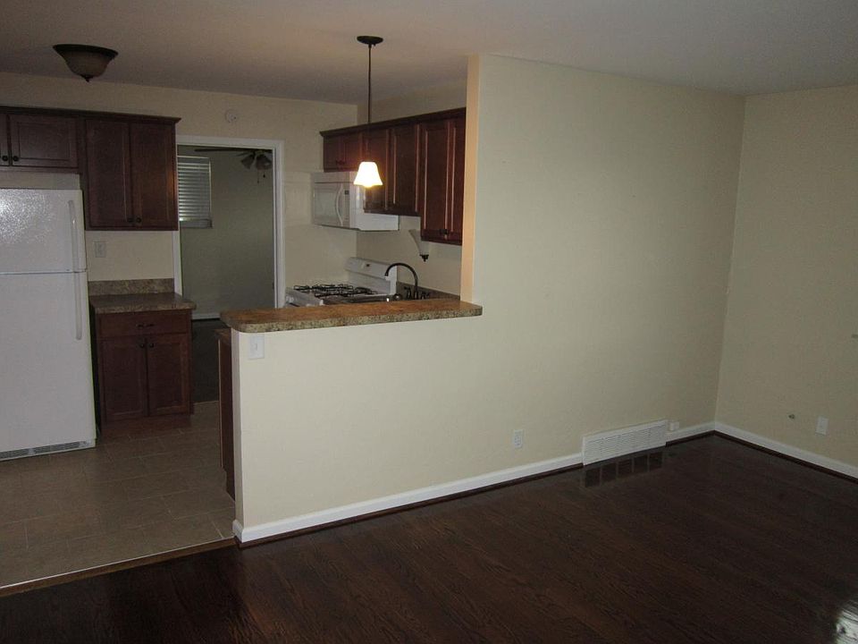 2nd image of 2628 Hope Ave