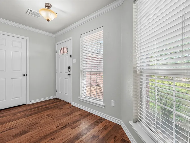 4101 Hunter Creek Dr — Photo 4