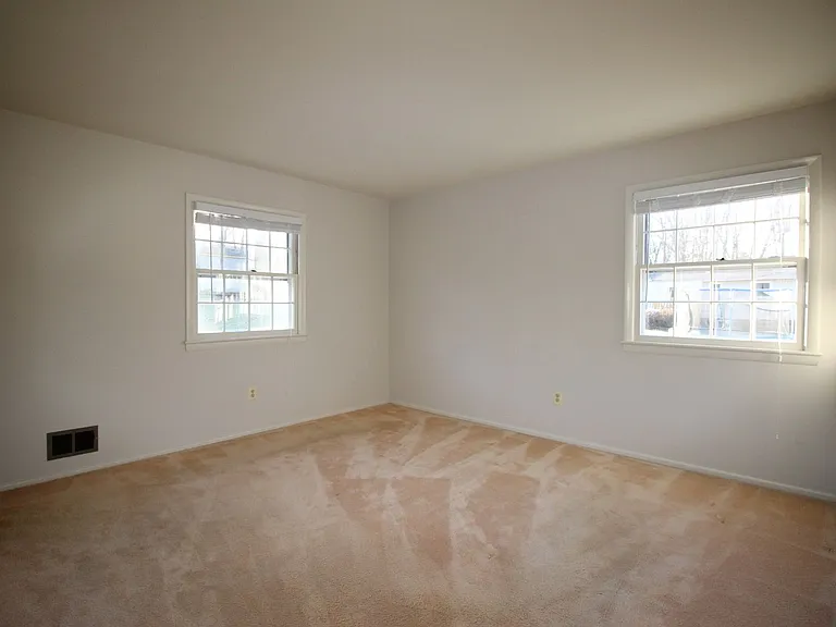 316 Patrick St SW — Photo 12