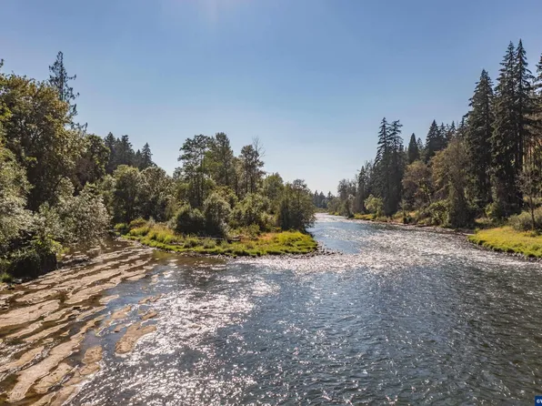 45849 River Loop Rd, Lyons, OR 97358