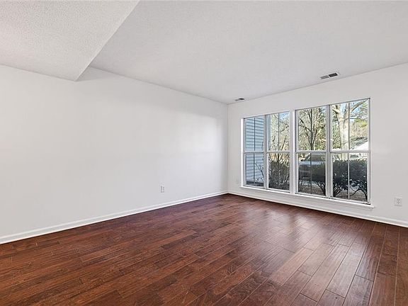4th image of 4438 Chowning Way