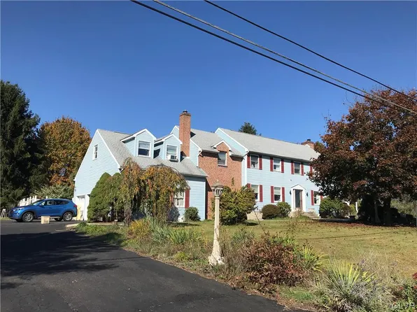 104 Hoffman Rd, Wind Gap, PA 18091