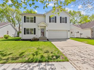 1212 Pine Creek Rd, Valparaiso, IN 46383