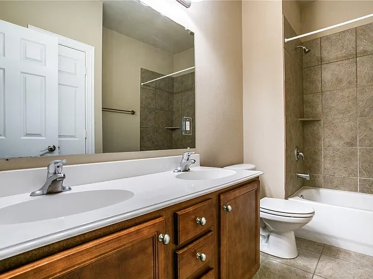 8613 Empire Blvd — Photo 23