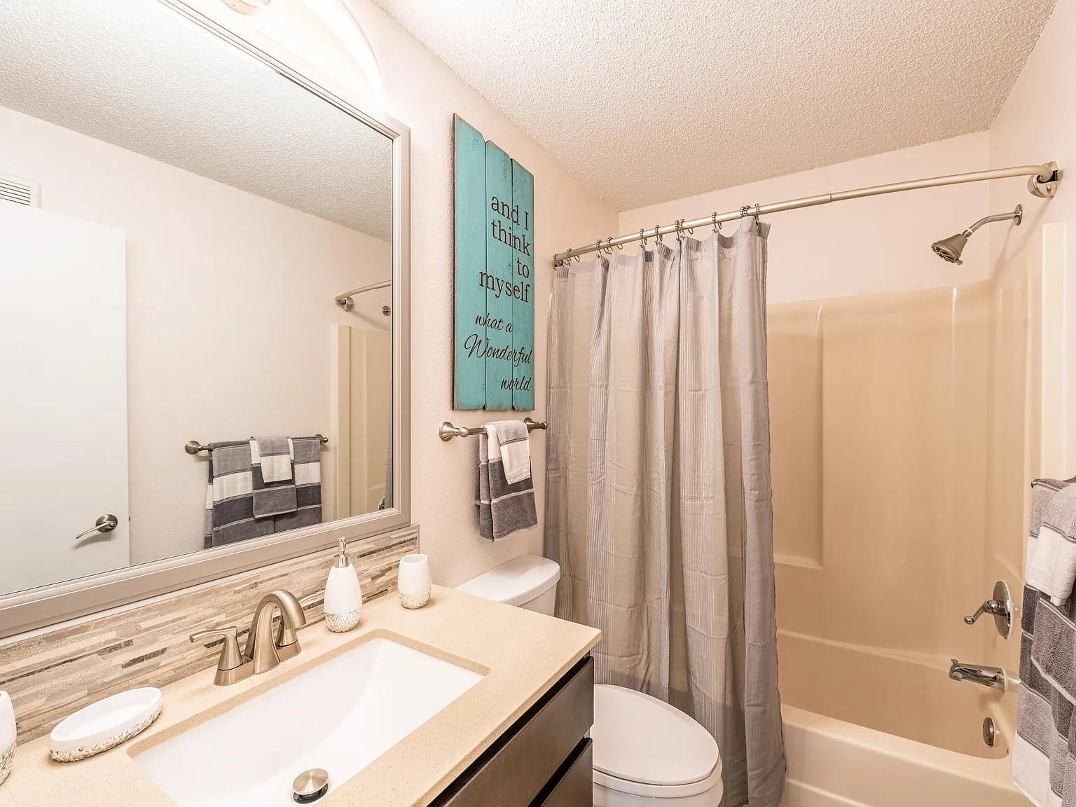 Carriage Oaks Apartments — Photo 3
