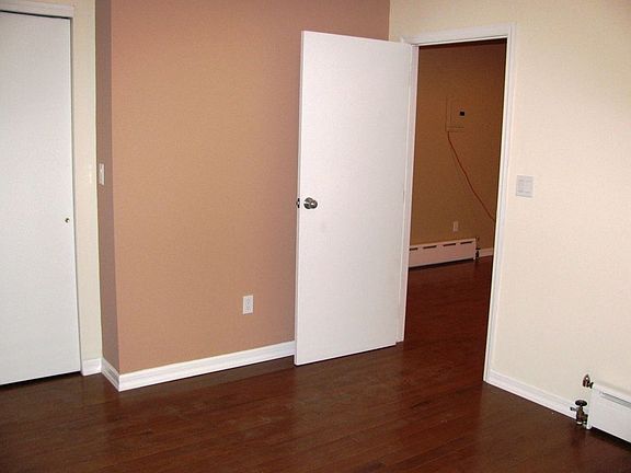 4th image of 4506 39th Pl APT 1B