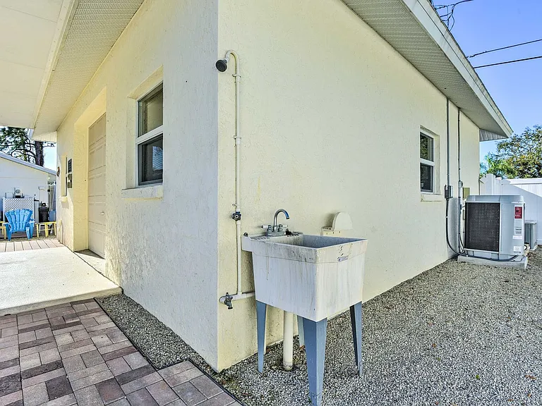 896 S Venice Blvd #ID1546109P — Photo 15