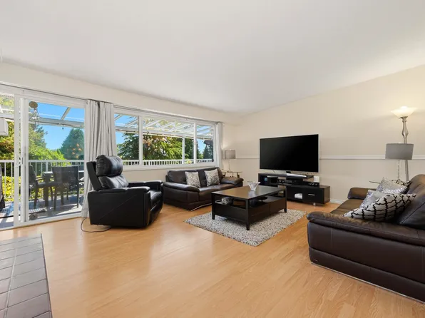 693 Plymouth Dr, North Vancouver, BC V7H 2H5