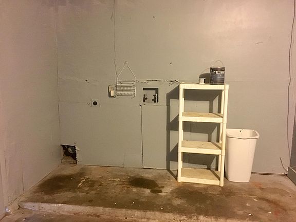 Washer and dryer hook ups in the garage.