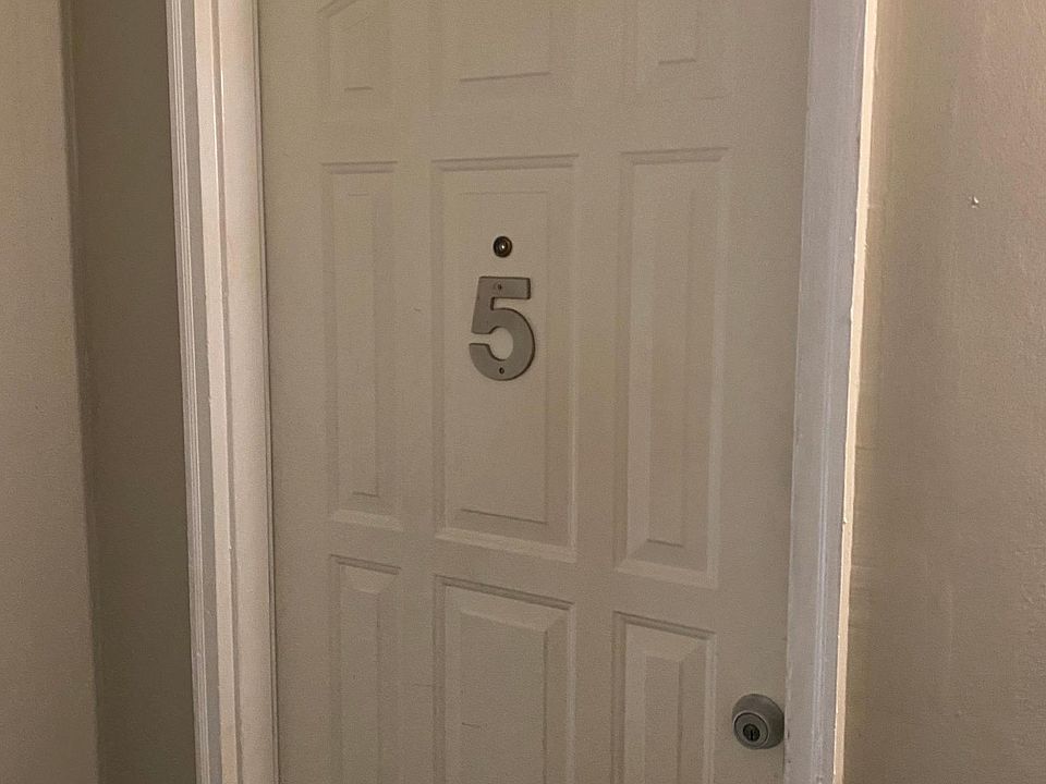 1st image of 3663 Davenport St #5
