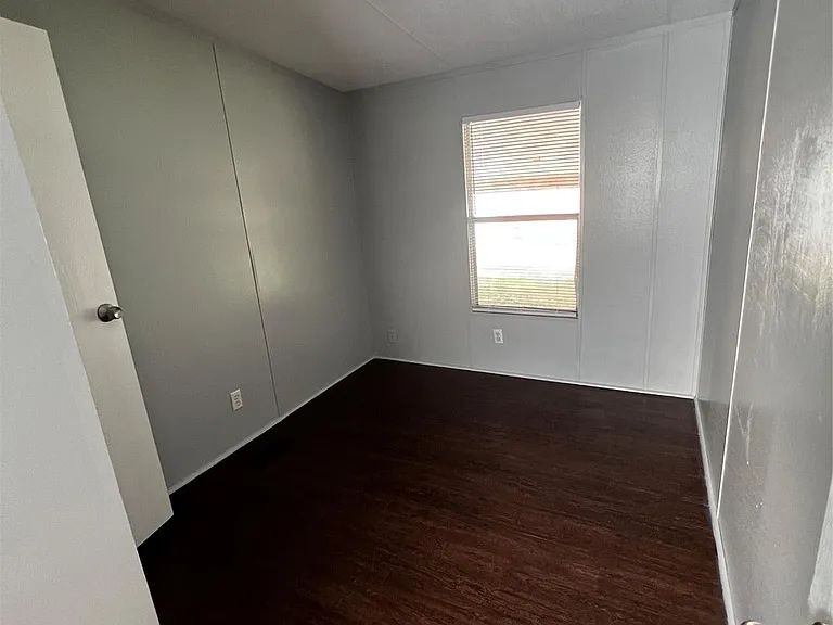 3902 Marzia Ave — Photo 6