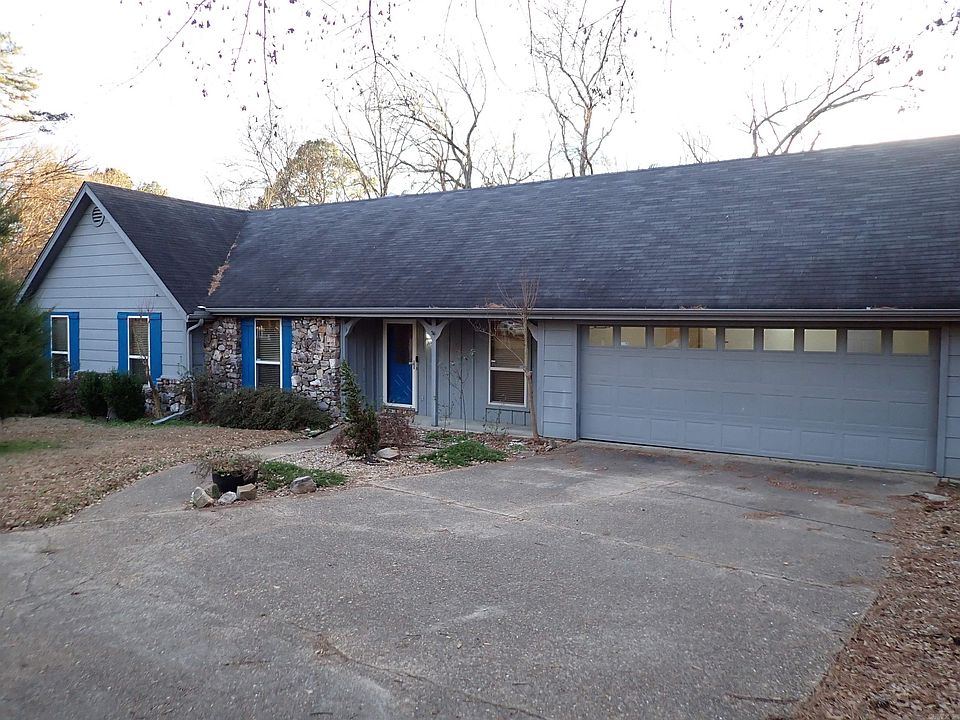1st image of 9 Lexington Cir