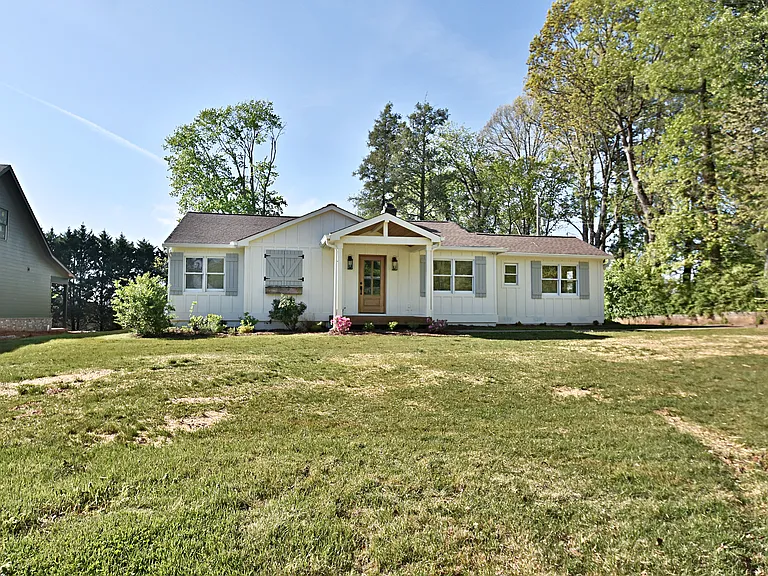 8405 S Northshore Dr — Photo 1