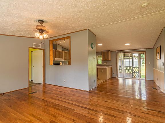 2nd image of 1417 Martha Dandridge Cir