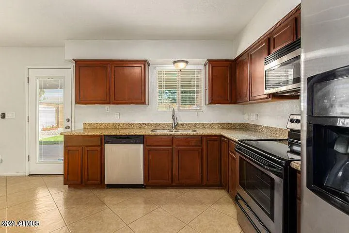 1518 W 5th Pl — Photo 12