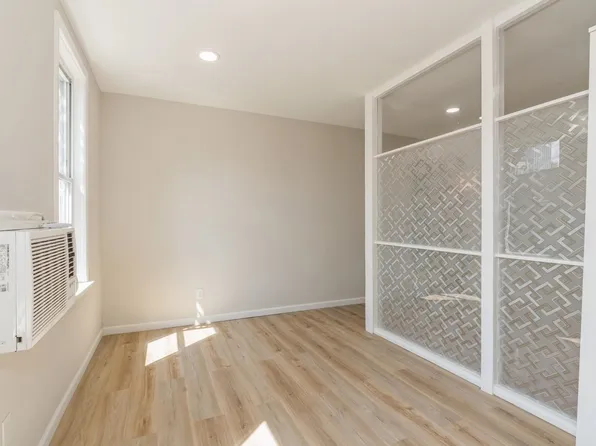 40 Beacon Avenue image 13 of 20