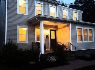 16 Adams St, Belvidere, NJ 07823