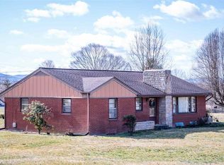 154 Stanley Ave, Shenandoah, VA 22849