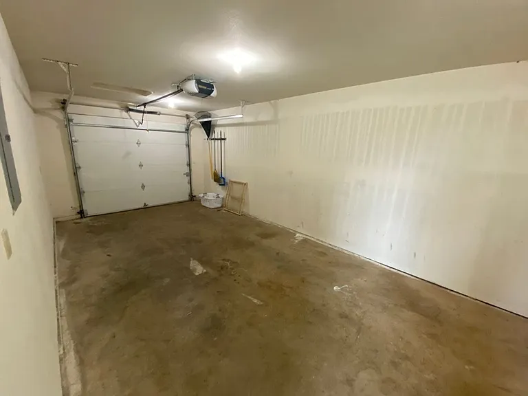 large 3 Bedroom 2.5 Bath Springfield duplex — Photo 5