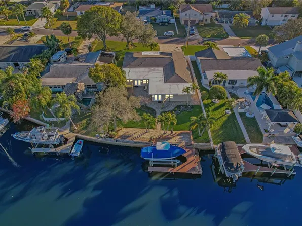 335 Crosswinds Dr, Palm Harbor, FL 34683