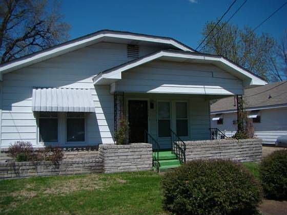 1st image of 1018 High St E