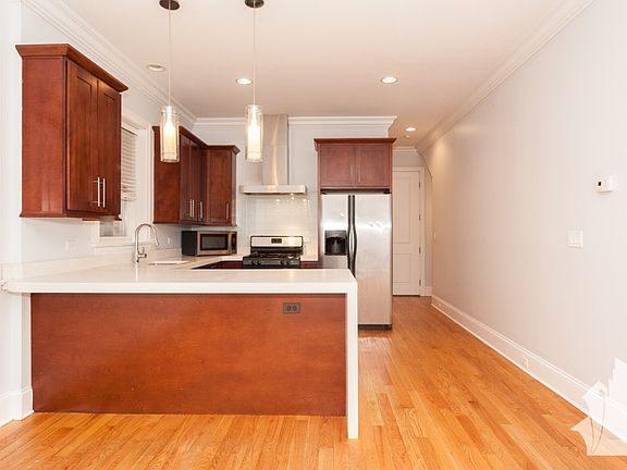 4th image of 3718 N Wilton Ave #2B