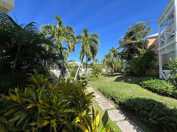 2nd image of 8 SG Crtyd Villas