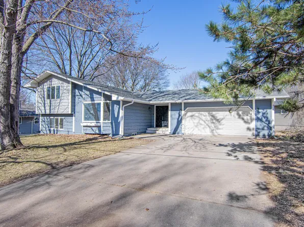 2 W Golden Lake Rd, Circle Pines, MN 55014