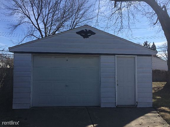 4th image of 23132 Lauren Ave