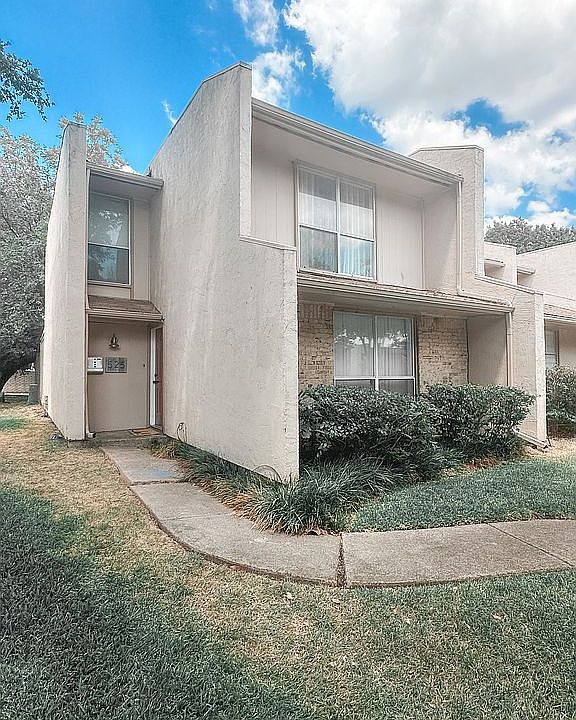 1st image of 525 Arborview Dr