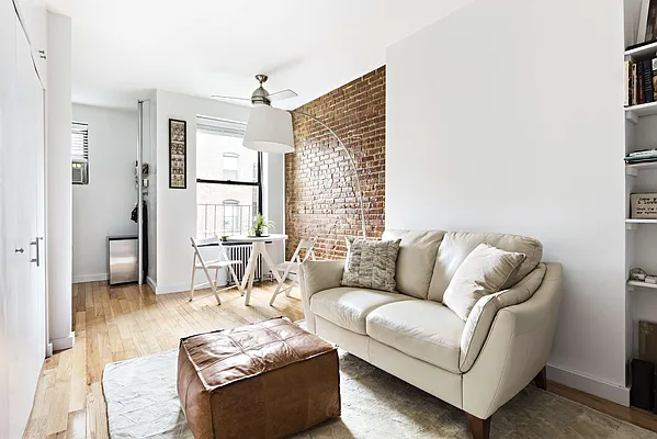 Rented by Stribling | media 7