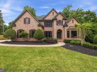 215 Lynwood Ct, Roswell, GA 30075