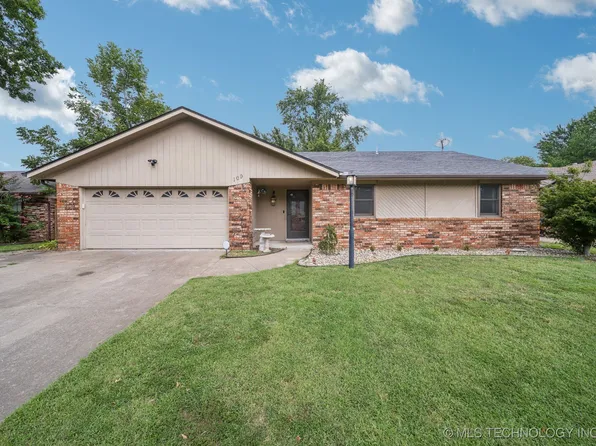 109 Magnolia Ave, Pryor, OK 74361