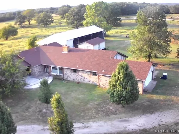 393092 E 1190th Rd, Dustin, OK 74839