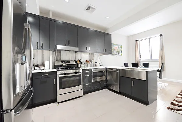 Rented by Peter Ashe | media 1