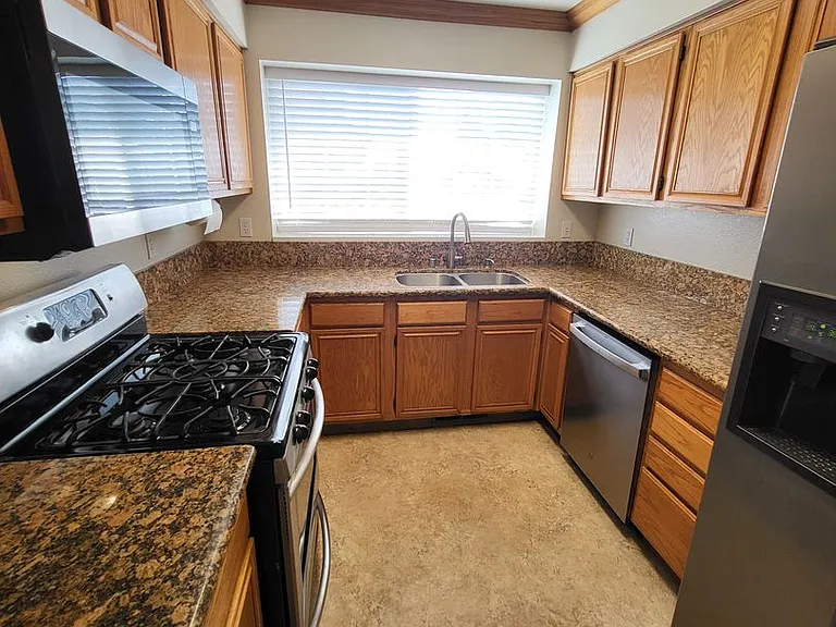 1436 Gregg St — Photo 4