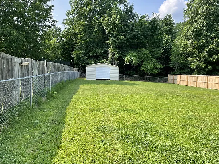 611 Woodhaven Dr — Photo 8