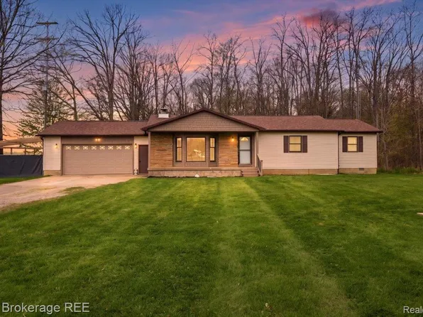 8254 Nichols Rd, Gaines, MI 48436